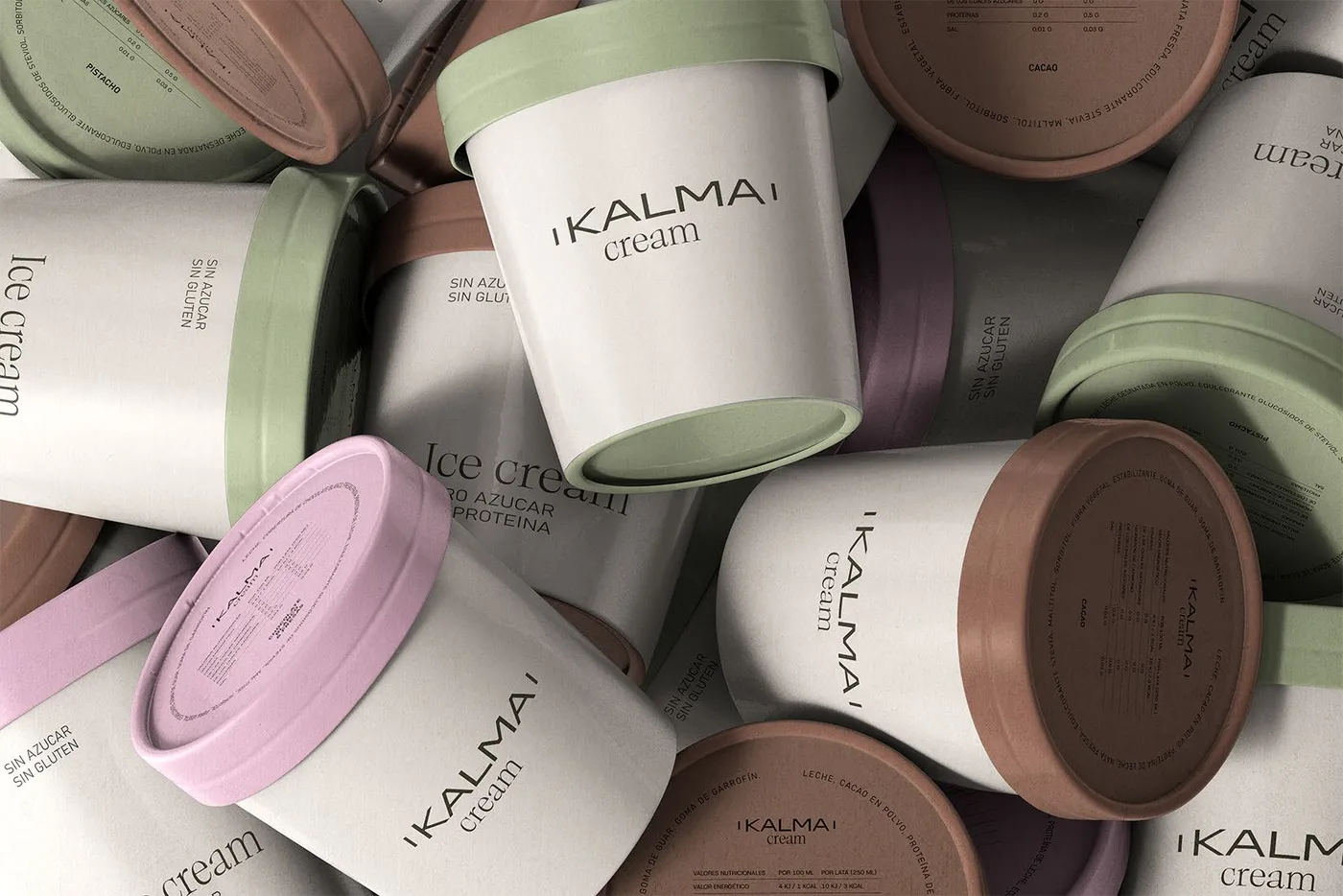 Kalma, envases de colores apilados